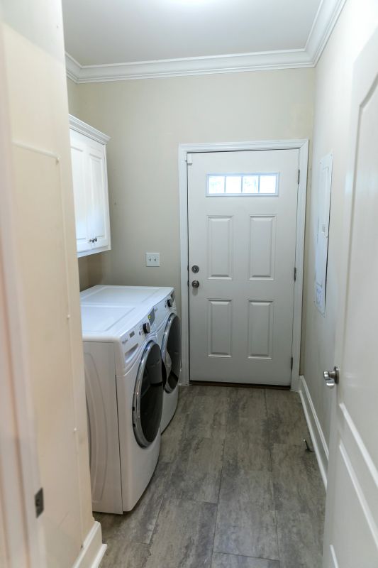 Vinyl Floor in Laundry Room